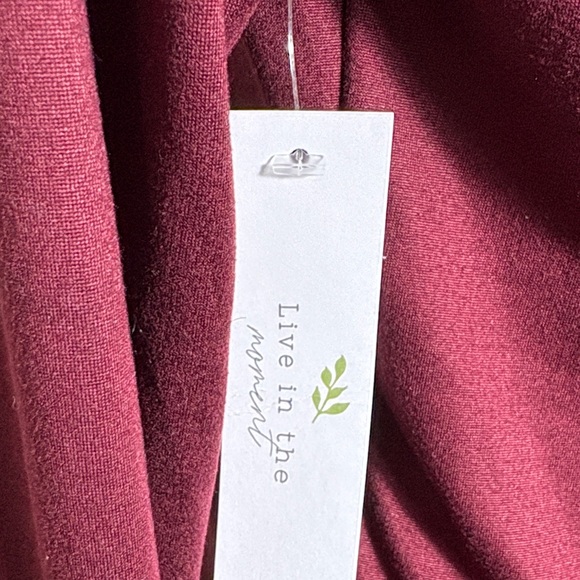 NWT Chic Long Sleeve Burgundy Top With Boat Neckline - Picture 4 of 5